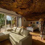 Cubo's Capuchinas & Cave House Torremolinos