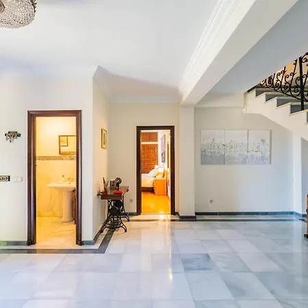 Cubo's Capuchinas & Cave House טורמולינוס