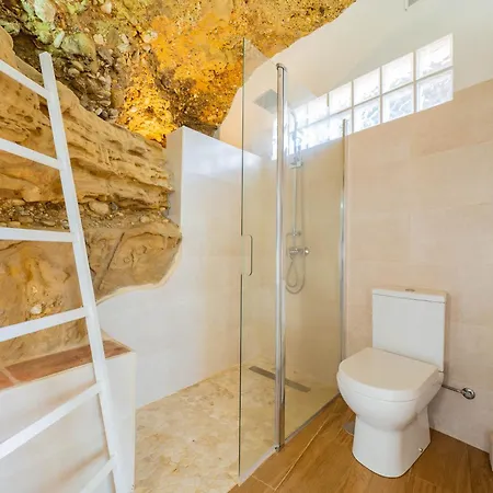 Cubo's Capuchinas & Cave House