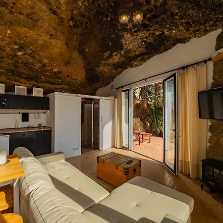 Cubo's Capuchinas & Cave House טורמולינוס