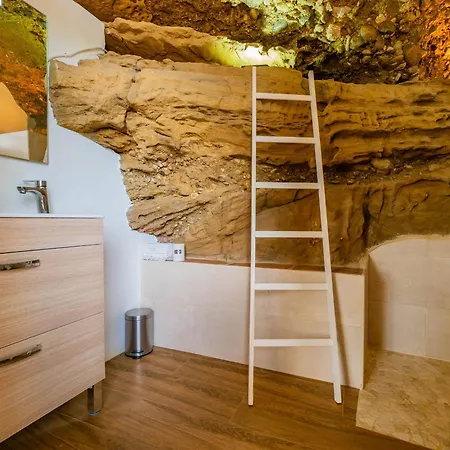 Cubo's Capuchinas & Cave House * 托雷莫利诺斯