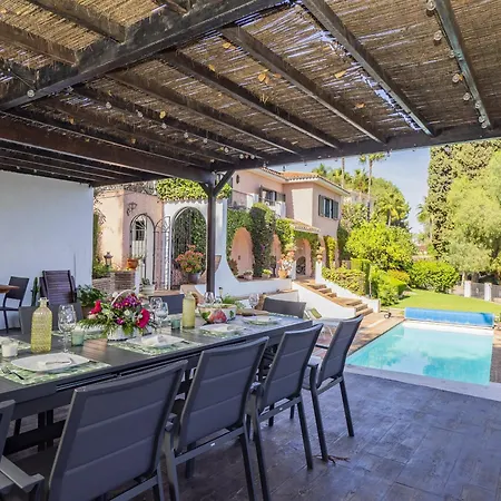 וילה Cubo's Capuchinas & Cave House