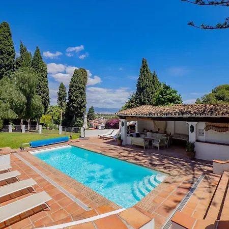 Cubo's Capuchinas & Cave House