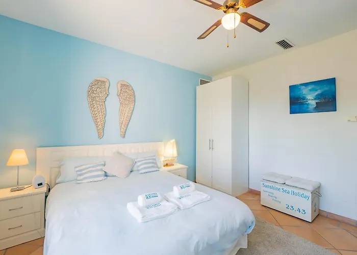 Villa Cubo's Capuchinas & Cave House