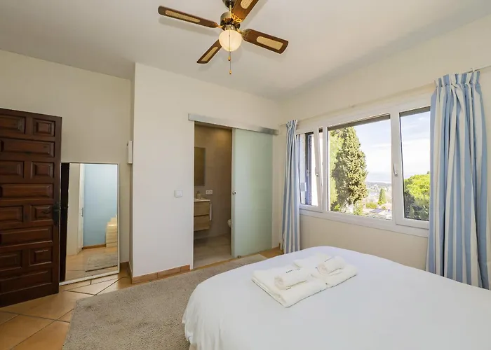 Cubo's Capuchinas & Cave House Torremolinos