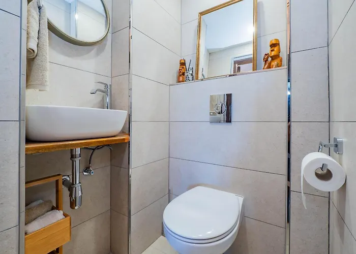 Cubo's Capuchinas & Cave House Villa *