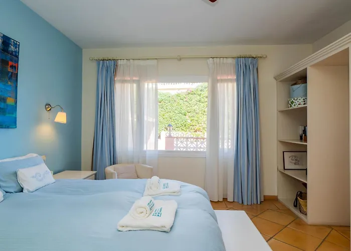 Villa Cubo's Capuchinas & Cave House Torremolinos