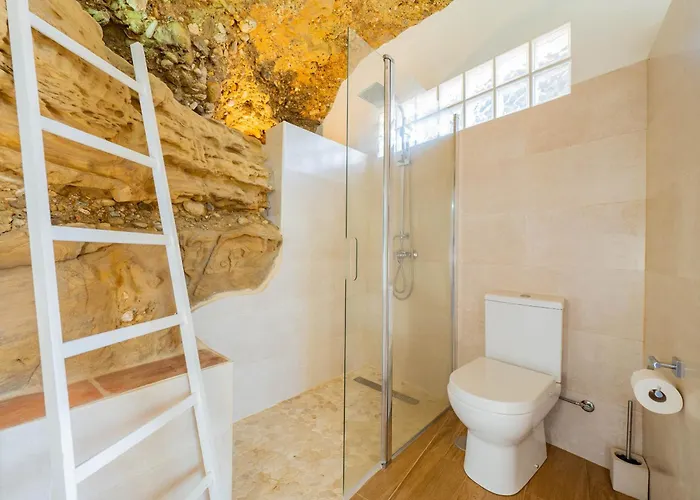 Cubo's Capuchinas & Cave House