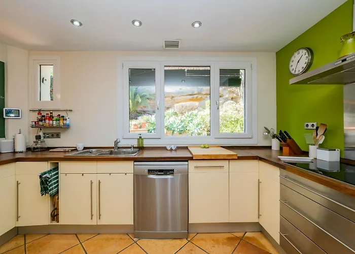 Villa Cubo's Capuchinas & Cave House