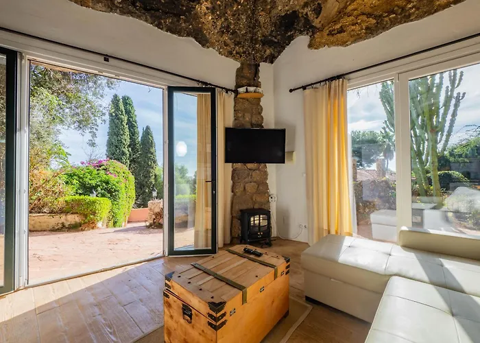 Cubo's Capuchinas & Cave House Torremolinos