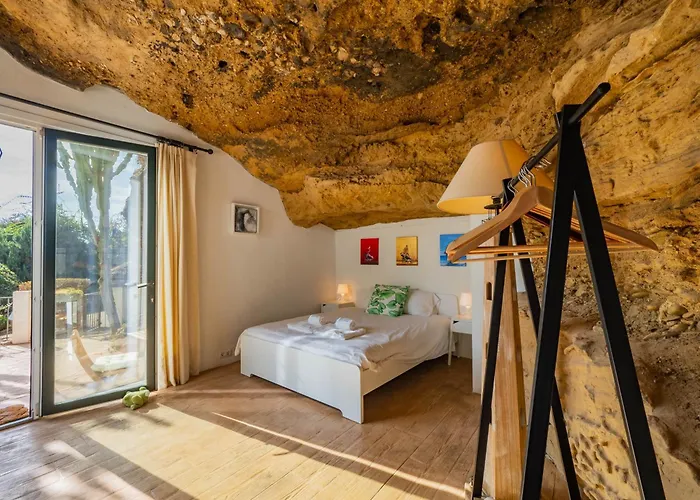 Villa Cubo's Capuchinas & Cave House