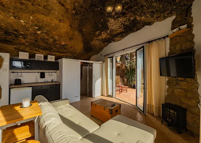 Cubo's Capuchinas & Cave House Torremolinos