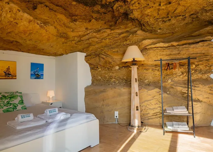 Villa Cubo's Capuchinas & Cave House Torremolinos