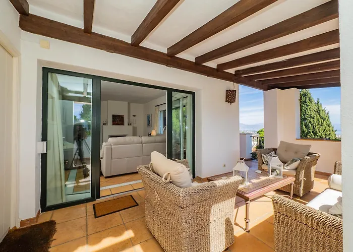 Cubo's Capuchinas & Cave House Villa *