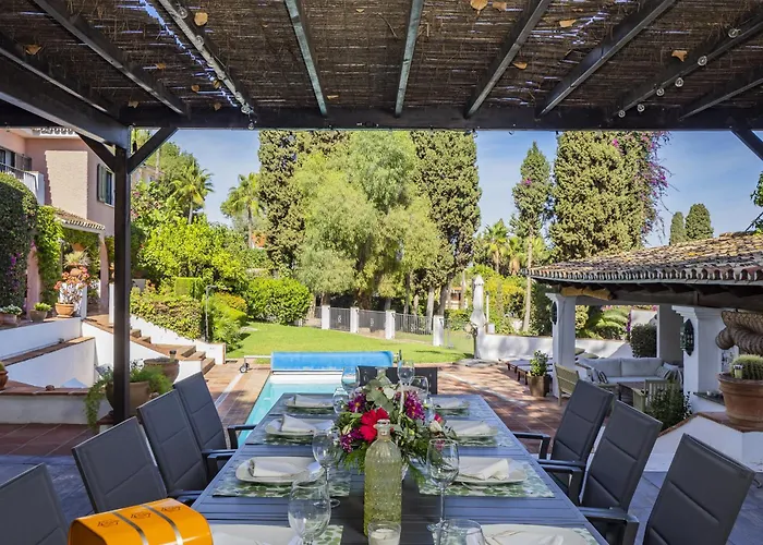 Villa Cubo's Capuchinas & Cave House