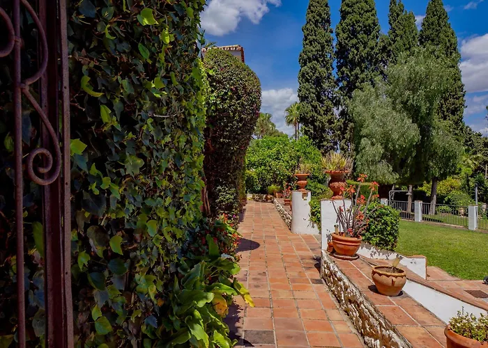 Villa Cubo's Capuchinas & Cave House Torremolinos