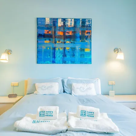 Cubo's Capuchinas & Cave House *