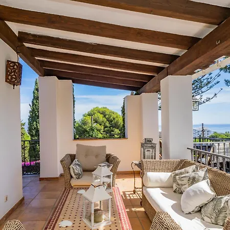 Cubo's Capuchinas & Cave House Villa