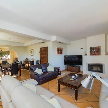 Villa Cubo's Capuchinas & Cave House Torremolinos