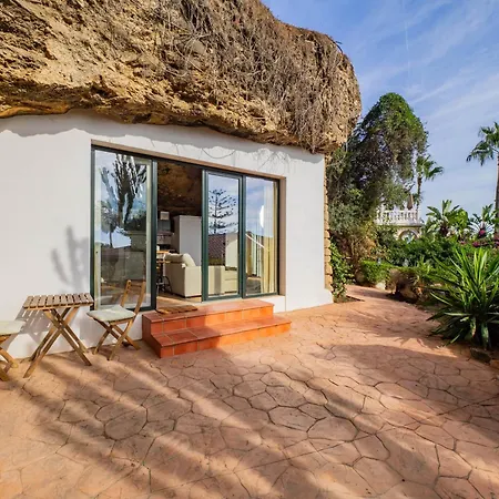 Cubo's Capuchinas & Cave House