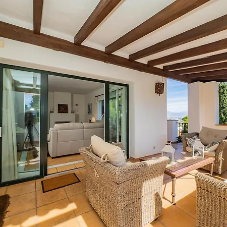 Cubo's Capuchinas & Cave House Villa *