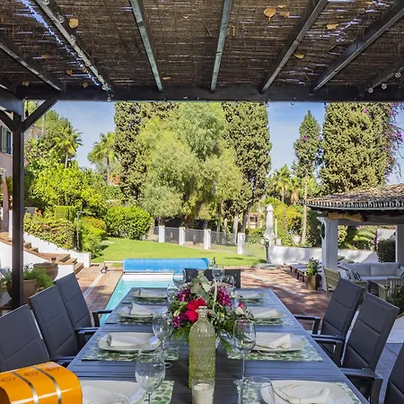 Villa Cubo's Capuchinas & Cave House