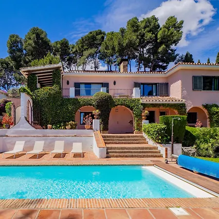 Cubo's Capuchinas & Cave House