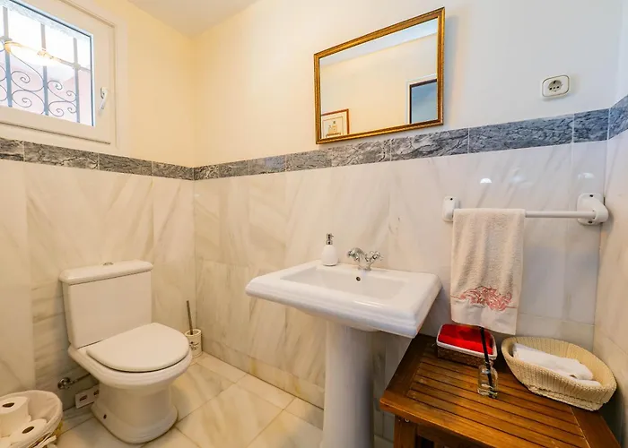 Willa Cubo's Capuchinas & Cave House *