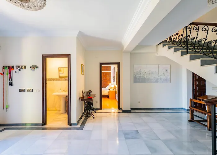 Cubo's Capuchinas & Cave House Torremolinos