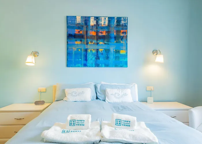 Cubo's Capuchinas & Cave House *