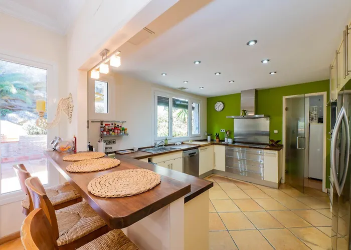 Willa Cubo's Capuchinas & Cave House