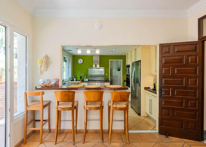 Willa Cubo's Capuchinas & Cave House *