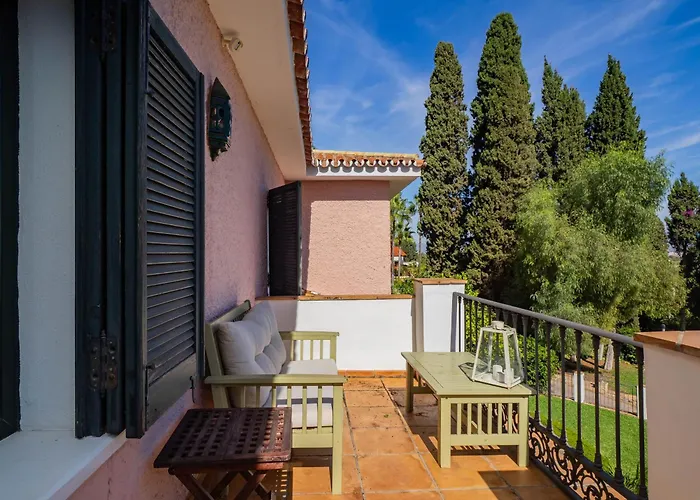 Cubo's Capuchinas & Cave House