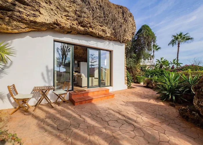 Cubo's Capuchinas & Cave House