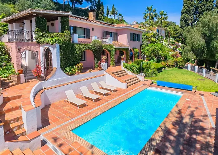 Cubo's Capuchinas & Cave House Torremolinos