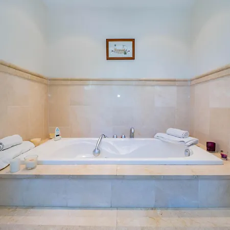 Cubo's Capuchinas & Cave House