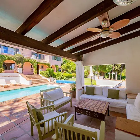 Cubo's Capuchinas & Cave House Torremolinos